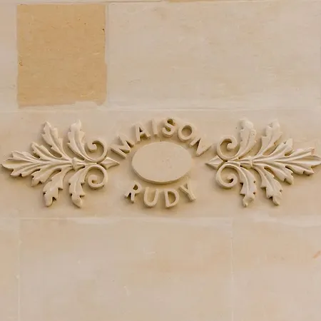 Maison Rudy - By Annet לצ'ה